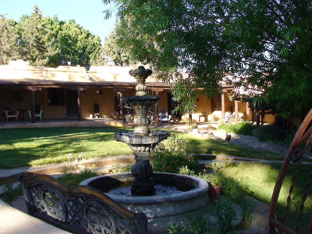 Old Taos Guesthouse B&B ภายนอก รูปภาพ