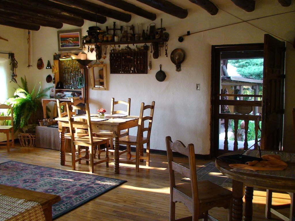 Old Taos Guesthouse B&B ภายนอก รูปภาพ