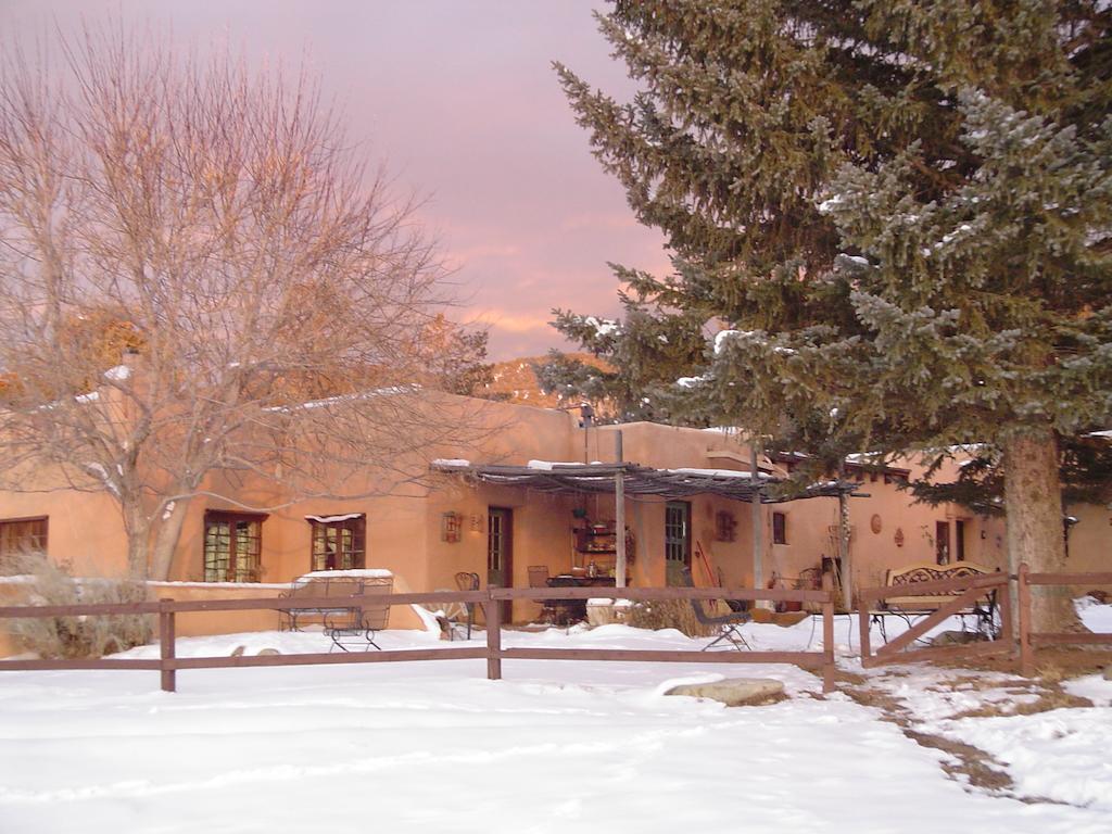 Old Taos Guesthouse B&B ภายนอก รูปภาพ