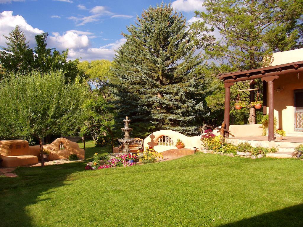 Old Taos Guesthouse B&B ภายนอก รูปภาพ