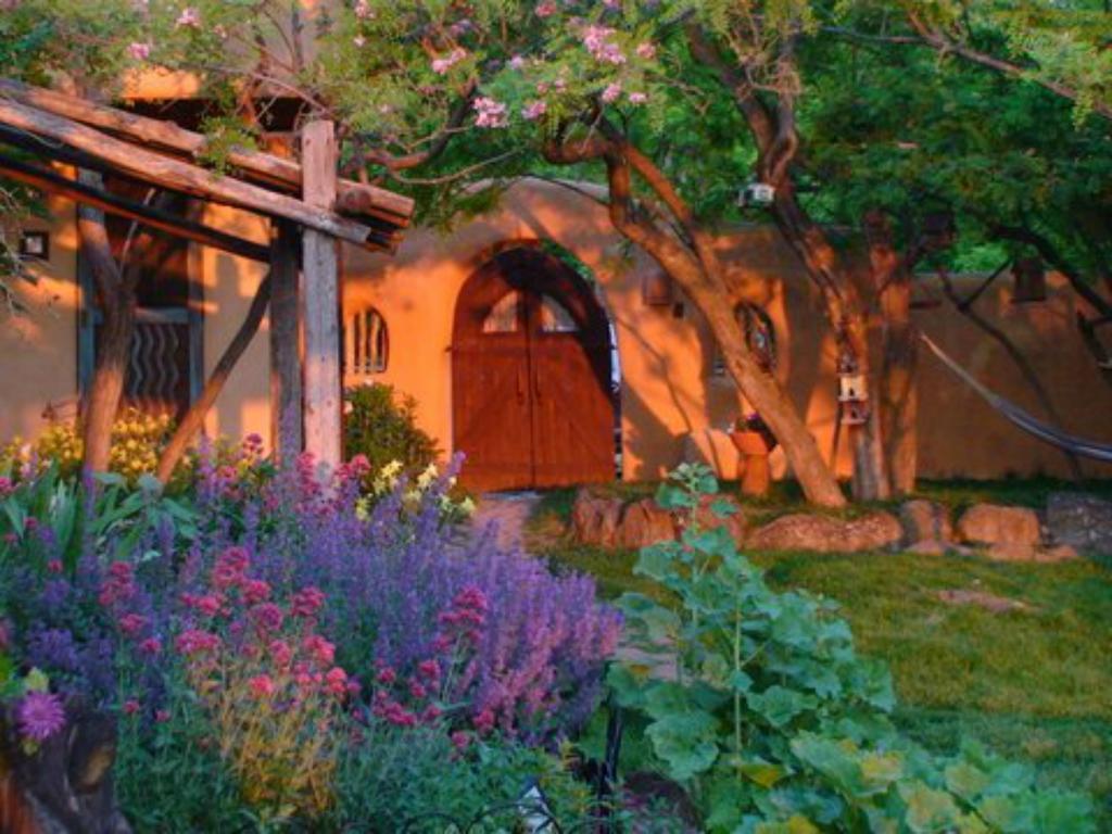 Old Taos Guesthouse B&B ภายนอก รูปภาพ