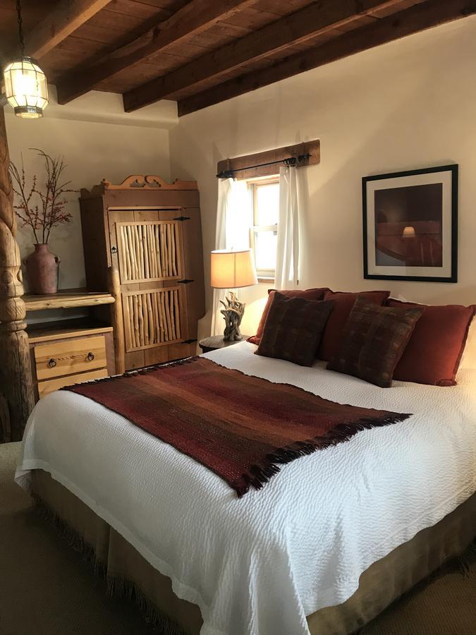 Old Taos Guesthouse B&B ภายนอก รูปภาพ