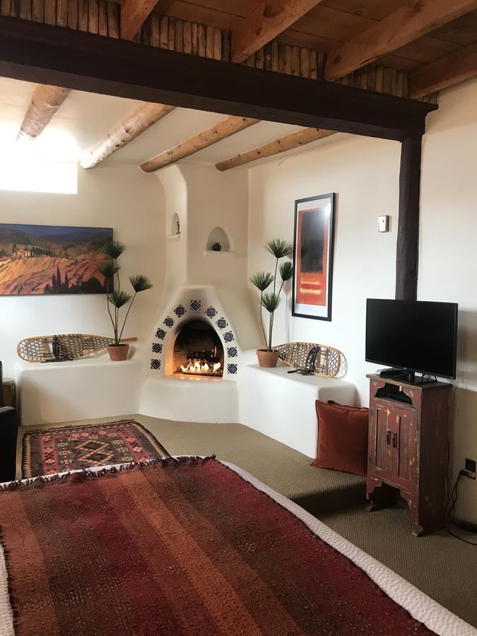 Old Taos Guesthouse B&B ภายนอก รูปภาพ