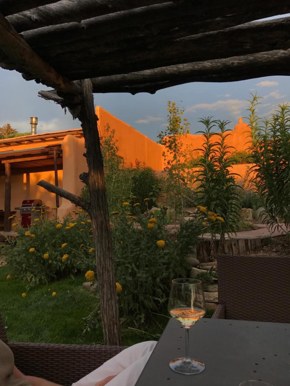 Old Taos Guesthouse B&B ภายนอก รูปภาพ